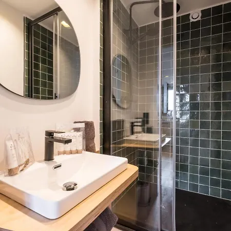 Lumineux 50m² Au Centre De Village, Proche Des Pistes Et Commerces - Fr-1-562-77 *